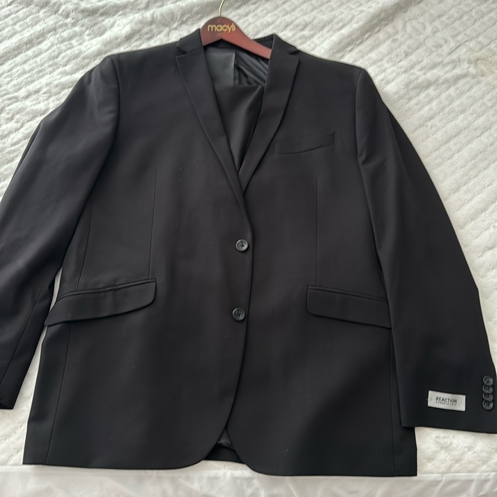 Kenneth Cole reaction suit 48r